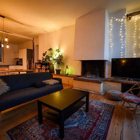 Amani Хостел Ла-Реоль